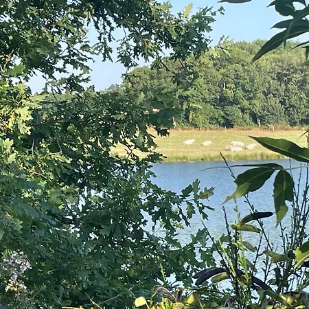 Hébergement de vacances En Bord De *
