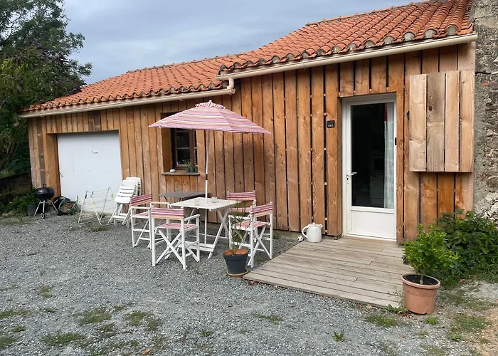 Feriehus En Bord De Monsireigne